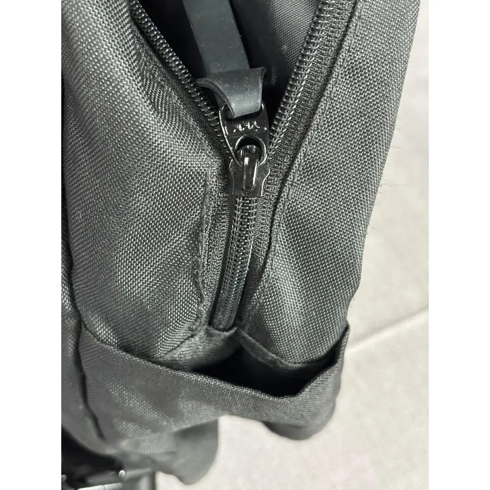 Gymshark Backpack Unisex Medium Black Gym Sports Zip Pockets Adjustable Straps